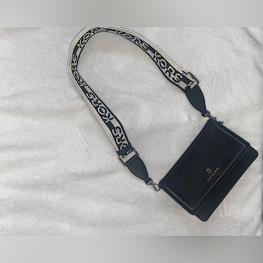 MICHAEL KORS Jet Set Charm Small Phone Crossbody